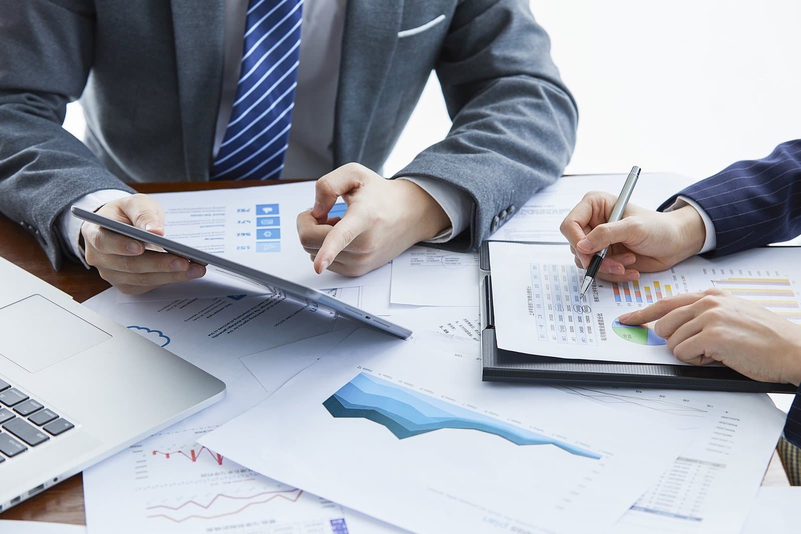 How to Evaluate Startups: Key Metrics to Consider