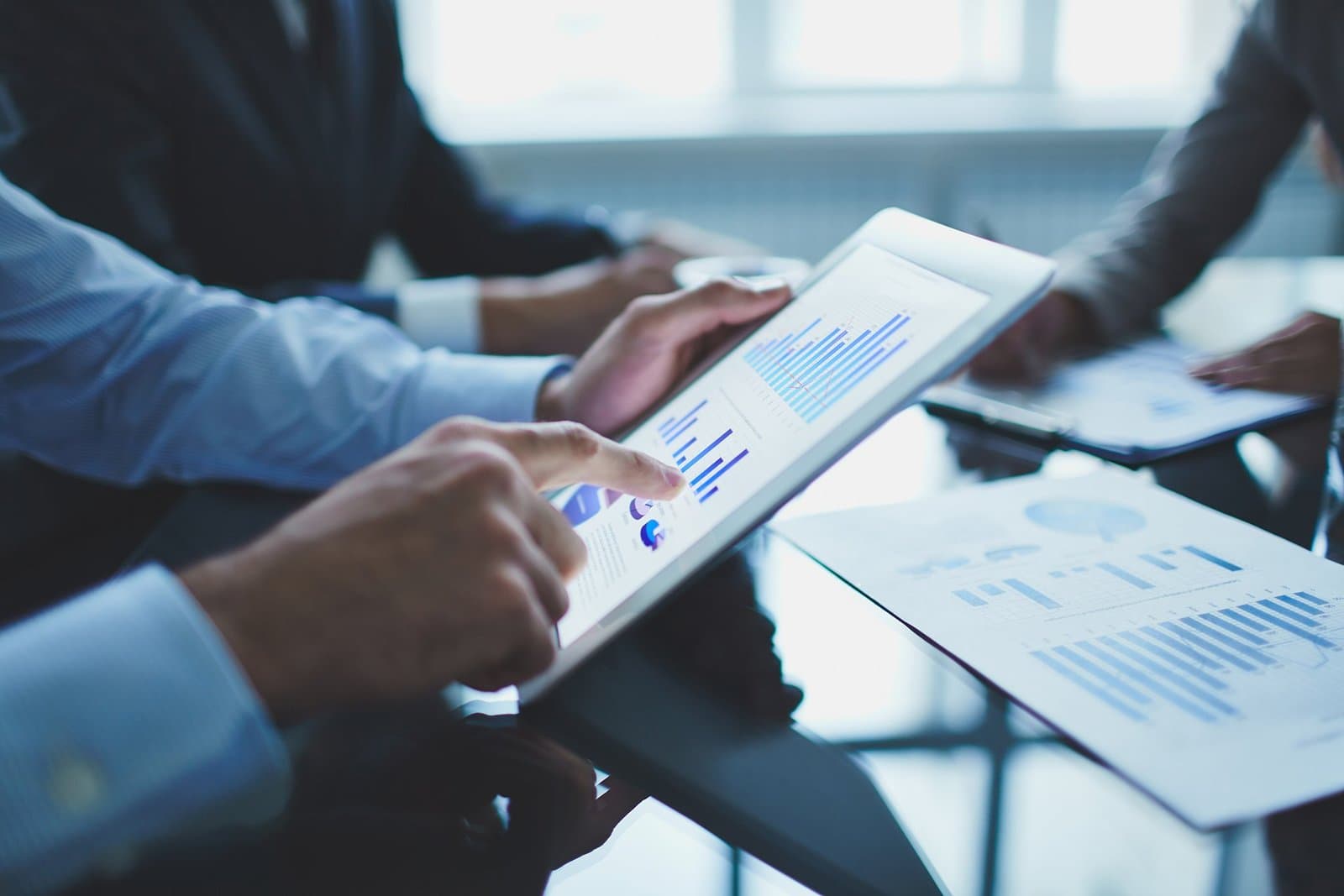 Navigating Retirement Accounts: 401(k) vs. IRA